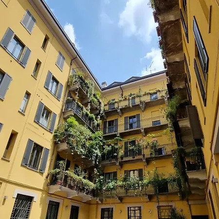Italianway - Sarpi 10 B * Milan